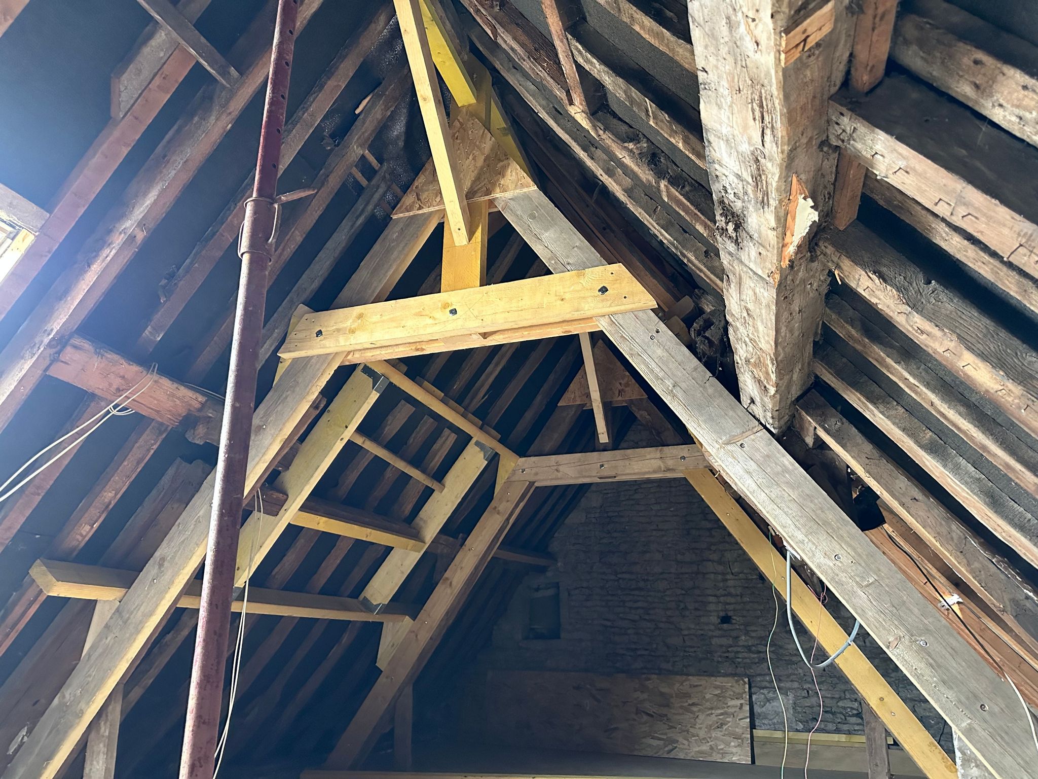 Rénovation et réhabilitation de charpente ancienne en Normandie